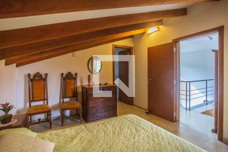 Casa à venda com 675m², 5 quartos e 8 vagas Casa à venda com 675m², 5 quartos e 8 vagasSuíte 4