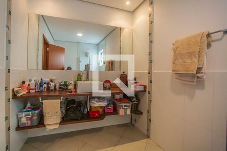 Casa à venda com 675m², 5 quartos e 8 vagas Casa à venda com 675m², 5 quartos e 8 vagasBanheiro Suíte