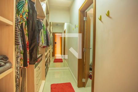 Casa à venda com 675m², 5 quartos e 8 vagas Casa à venda com 675m², 5 quartos e 8 vagasCloset