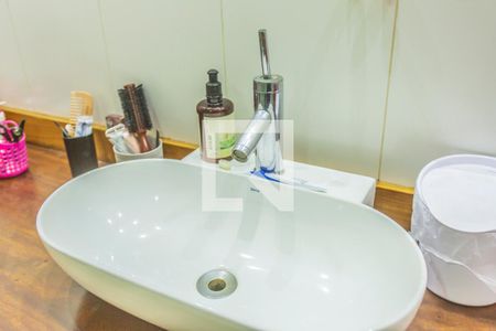 Casa à venda com 675m², 5 quartos e 8 vagas Casa à venda com 675m², 5 quartos e 8 vagasBanheiro Suíte