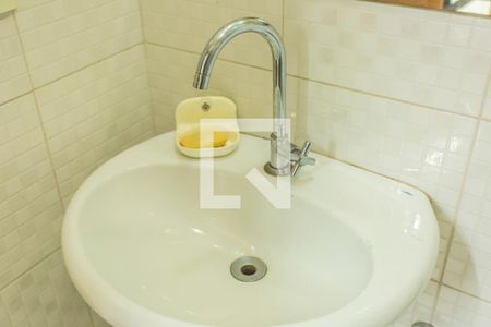 Casa à venda com 675m², 5 quartos e 8 vagas Casa à venda com 675m², 5 quartos e 8 vagasBanheiro