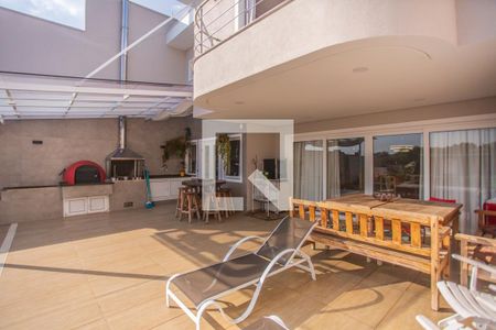 Casa à venda com 675m², 5 quartos e 8 vagas Casa à venda com 675m², 5 quartos e 8 vagasChurrasqueira