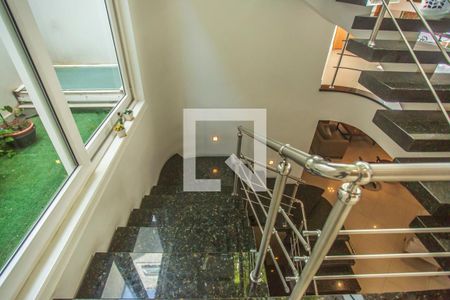 Escadas de casa à venda com 5 quartos, 675m² em Planalto Paulista, São Paulo