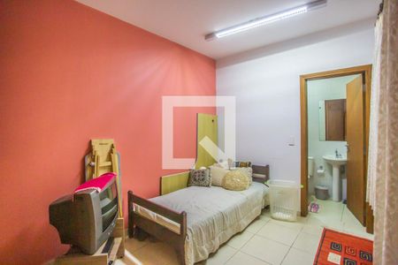 Casa à venda com 675m², 5 quartos e 8 vagas Casa à venda com 675m², 5 quartos e 8 vagasQuarto de Serviço