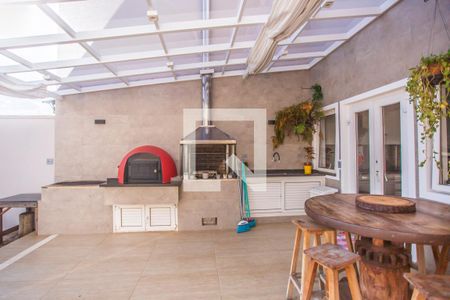 Casa à venda com 675m², 5 quartos e 8 vagas Casa à venda com 675m², 5 quartos e 8 vagasChurrasqueira