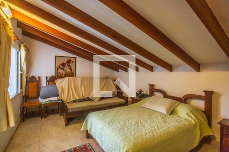 Casa à venda com 675m², 5 quartos e 8 vagas Casa à venda com 675m², 5 quartos e 8 vagasSuíte 4