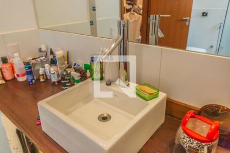 Casa à venda com 675m², 5 quartos e 8 vagas Casa à venda com 675m², 5 quartos e 8 vagasBanheiro Suíte