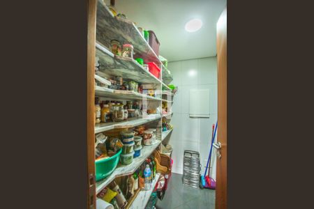Casa à venda com 675m², 5 quartos e 8 vagas Casa à venda com 675m², 5 quartos e 8 vagasDispensa