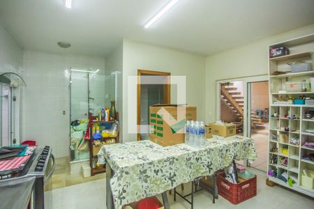 Casa à venda com 675m², 5 quartos e 8 vagas Casa à venda com 675m², 5 quartos e 8 vagasSala de Ginastica