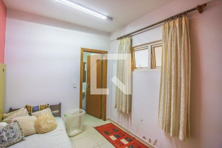 Casa à venda com 675m², 5 quartos e 8 vagas Casa à venda com 675m², 5 quartos e 8 vagasQuarto de Serviço