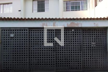 Casa à venda com 175m², 4 quartos e 1 vaga Casa à venda com 175m², 4 quartos e 1 vagaFachada