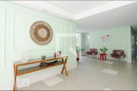 Apartamento à venda com 240m², 4 quartos e 3 vagas Apartamento à venda com 240m², 4 quartos e 3 vagasHall social