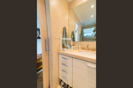 Apartamento à venda com 96m², 3 quartos e 2 vagasBanheiro da Suíte