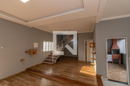 Sala de Estar/Jantar de casa para alugar com 2 quartos, 232m² em Vila Santa Isabel, Campinas