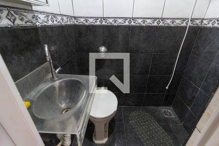 Apartamento para alugar com 65m², 2 quartos e sem vaga Apartamento para alugar com 65m², 2 quartos e sem vagaBanheiro de Serviço