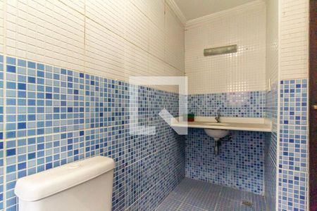 Casa à venda com 205m², 3 quartos e 2 vagasSuíte 1 - Banheiro