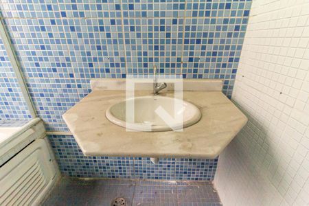 Casa à venda com 205m², 3 quartos e 2 vagasSuíte 2 - Banheiro - Pia