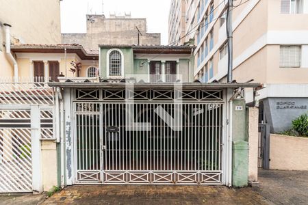 Casa à venda com 205m², 3 quartos e 2 vagasFachada