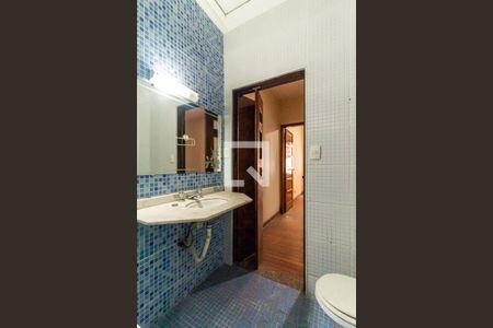 Casa à venda com 205m², 3 quartos e 2 vagasBanheiro Social