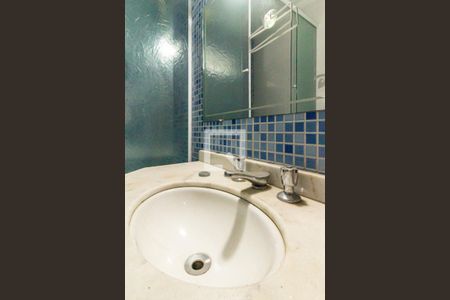 Casa à venda com 205m², 3 quartos e 2 vagasBanheiro Social - Pia