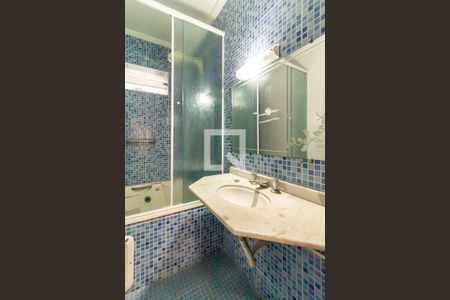 Casa à venda com 205m², 3 quartos e 2 vagasBanheiro Social