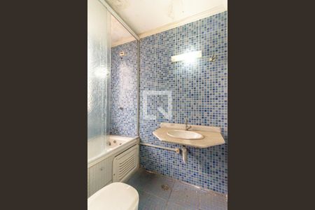 Casa à venda com 205m², 3 quartos e 2 vagasSuíte 2 - Banheiro