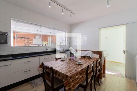 Casa à venda com 198m², 3 quartos e 3 vagasCozinha
