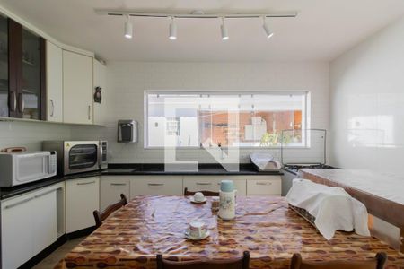 Casa à venda com 198m², 3 quartos e 3 vagasCozinha