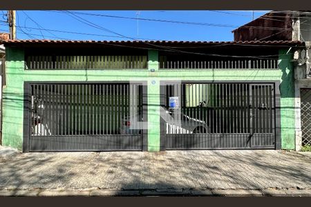 Casa à venda com 198m², 3 quartos e 3 vagasFachada