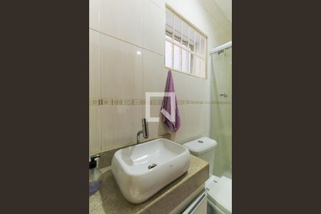 Casa à venda com 116m², 2 quartos e 1 vaga Casa à venda com 116m², 2 quartos e 1 vagaBanheiro