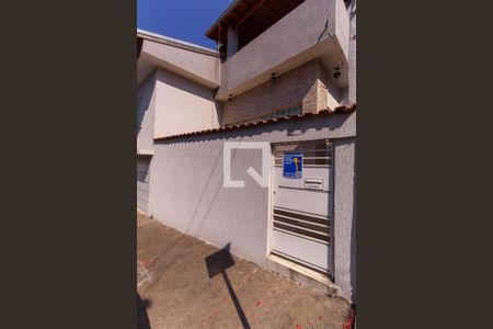 Casa à venda com 116m², 2 quartos e 1 vaga Casa à venda com 116m², 2 quartos e 1 vagaFachada