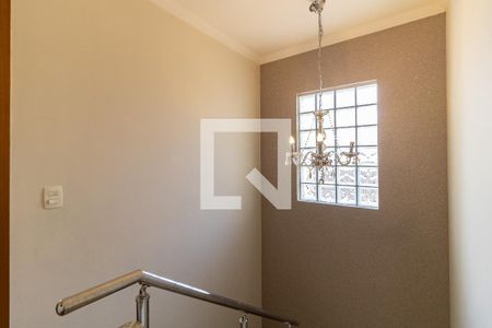 Casa à venda com 149m², 3 quartos e 2 vagasEscada