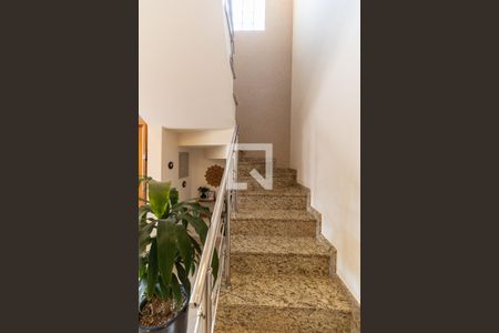 Casa à venda com 149m², 3 quartos e 2 vagasEscada