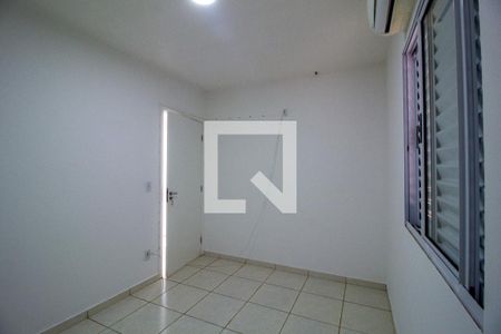 Quarto 2 de casa de condomínio para alugar com 2 quartos, 47m² em Jardim Simus, Sorocaba