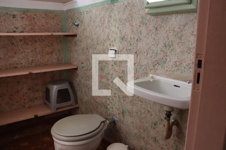 Casa à venda com 289m², 3 quartos e 2 vagasBanheiro de serviço 