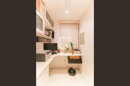 Escritório de apartamento à venda com 2 quartos, 109m² em Vila Suzana, São Paulo