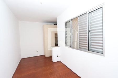 Quarto 2 de casa para alugar com 3 quartos, 120m² em Jardim Teresa, São Paulo