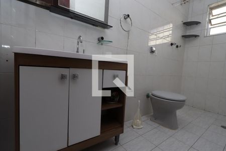 Casa para alugar com 120m², 3 quartos e 2 vagasBanheiro 1