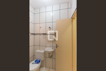 Casa para alugar com 100m², 2 quartos e 1 vaga Casa para alugar com 100m², 2 quartos e 1 vagaBanheiro