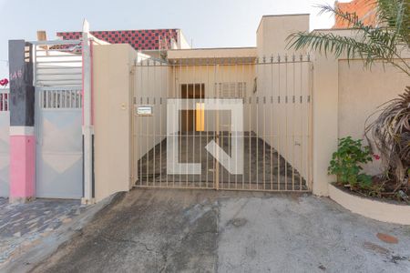 Casa para alugar com 100m², 2 quartos e 1 vaga Casa para alugar com 100m², 2 quartos e 1 vagaFachada
