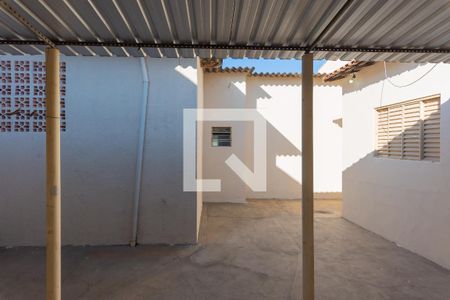Casa para alugar com 100m², 2 quartos e 1 vaga Casa para alugar com 100m², 2 quartos e 1 vagaQuintal