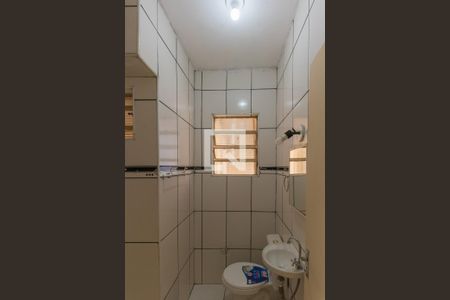 Casa para alugar com 100m², 2 quartos e 1 vaga Casa para alugar com 100m², 2 quartos e 1 vagaBanheiro