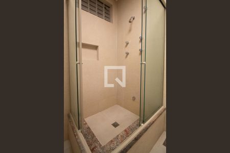 Apartamento à venda com 150m², 4 quartos e 1 vagaBanheiro da Suíte - box