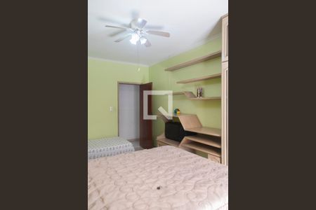 Casa à venda com 297m², 4 quartos e 3 vagas Casa à venda com 297m², 4 quartos e 3 vagasQuarto 4