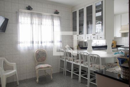 Casa à venda com 297m², 4 quartos e 3 vagas Casa à venda com 297m², 4 quartos e 3 vagasCozinha