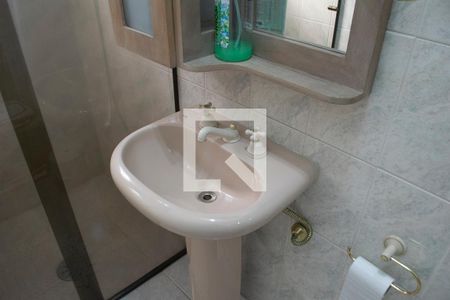 Casa à venda com 297m², 4 quartos e 3 vagas Casa à venda com 297m², 4 quartos e 3 vagasBanheiro Quarto 4