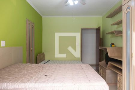 Casa à venda com 297m², 4 quartos e 3 vagas Casa à venda com 297m², 4 quartos e 3 vagasQuarto 4