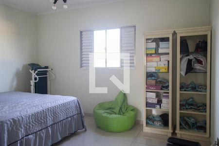 Casa à venda com 297m², 4 quartos e 3 vagas Casa à venda com 297m², 4 quartos e 3 vagasQuarto 2