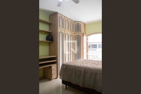 Casa à venda com 297m², 4 quartos e 3 vagas Casa à venda com 297m², 4 quartos e 3 vagasQuarto 4