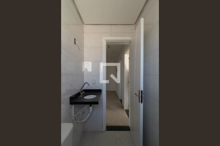 Casa à venda com 167m², 4 quartos e 2 vagas Casa à venda com 167m², 4 quartos e 2 vagasBanheiro Social